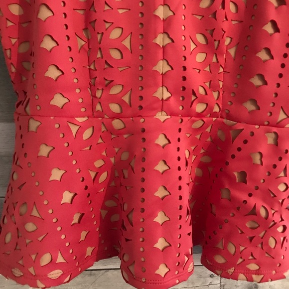 BKE Boutique Laser Cut Top - Picture 2 of 6